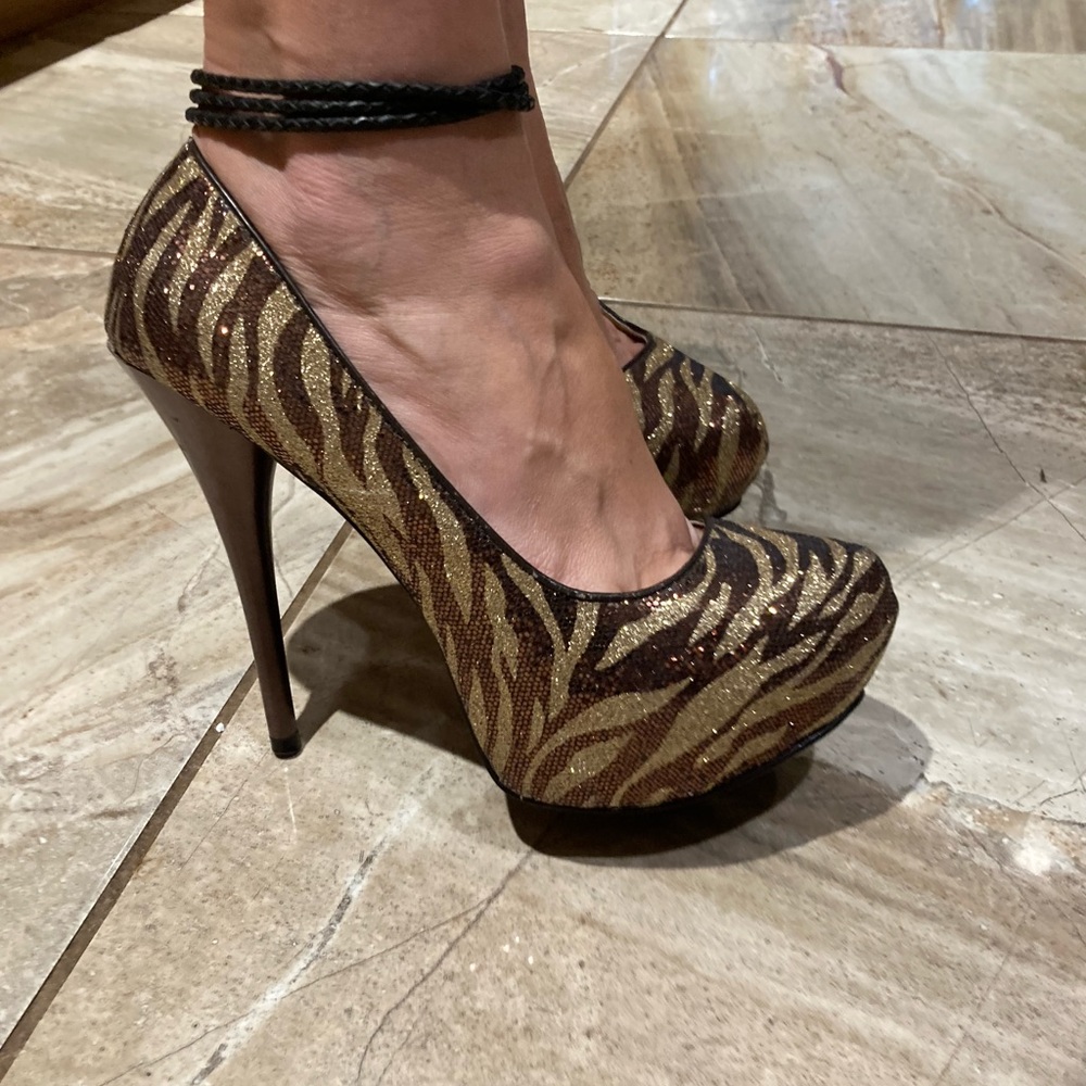 Qupid sparkly gold, and bronze stilettos - Picture 4 of 11